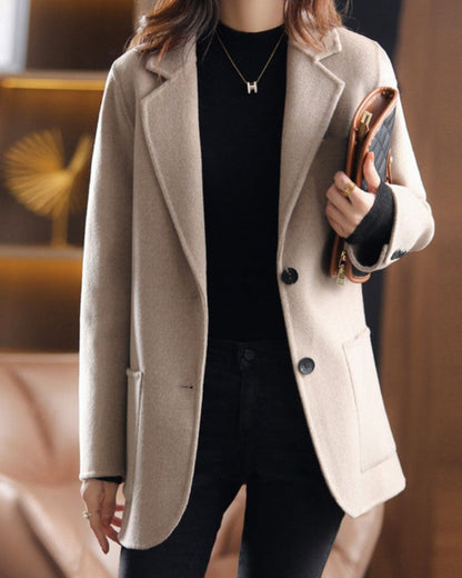 Elegant Women's Coat Modern & Chic
