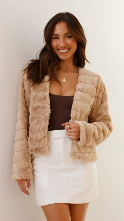 Short Leather Jacket Structured Quilted Cut