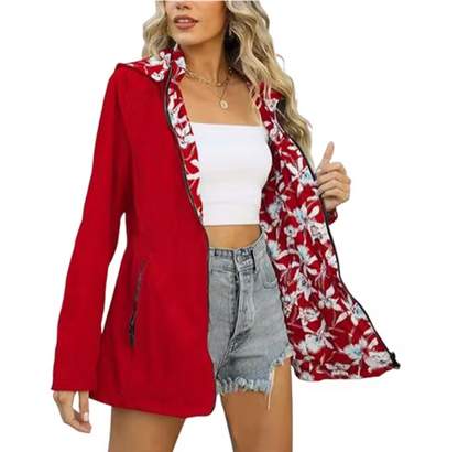Practical outdoor jacket with a hood and trendy pattern