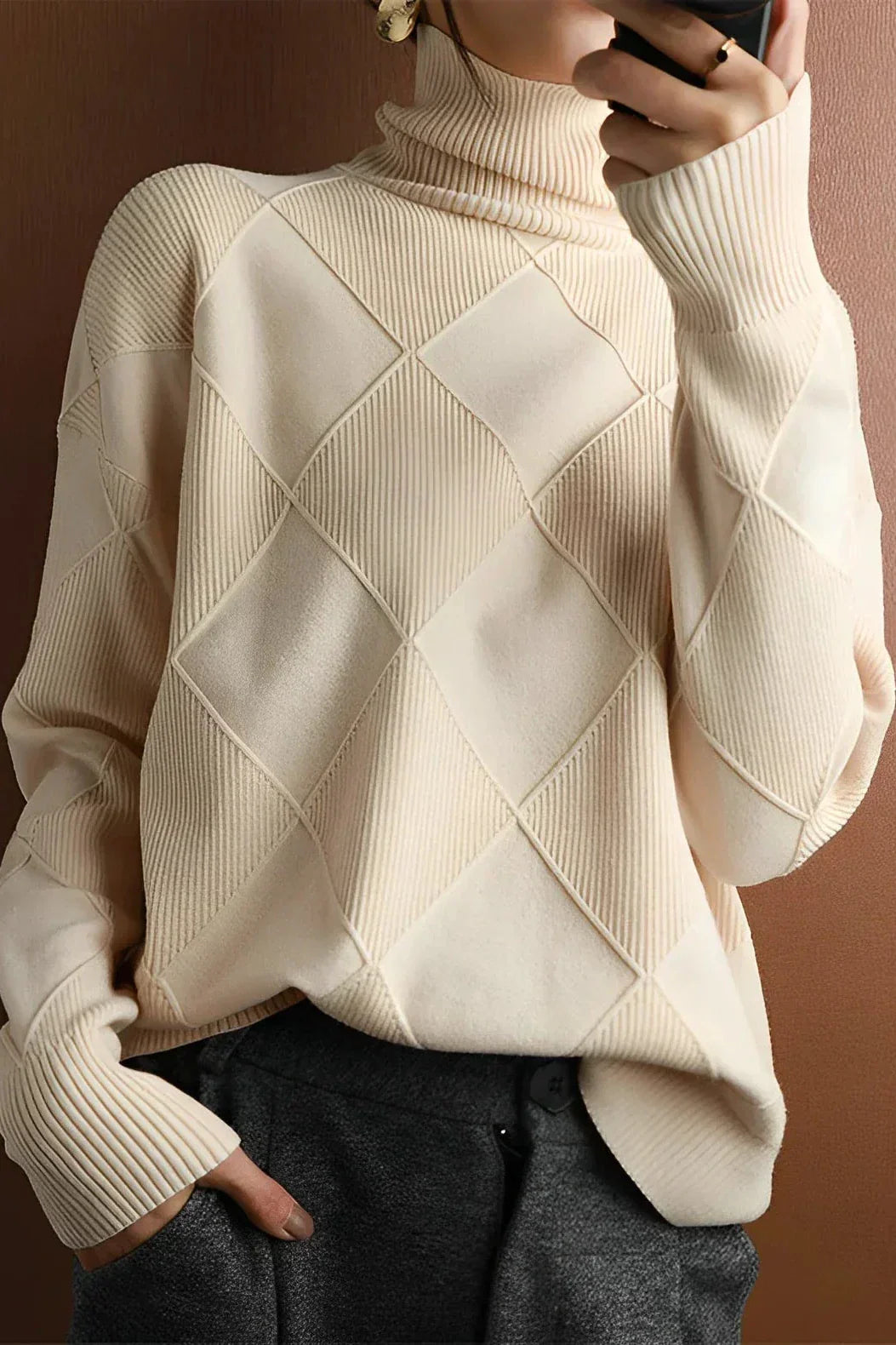 Elegant Diamond Knit Women's Turtleneck Sweater