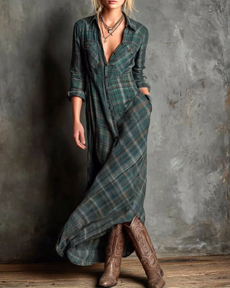 Elegant dress with lapels and plaid