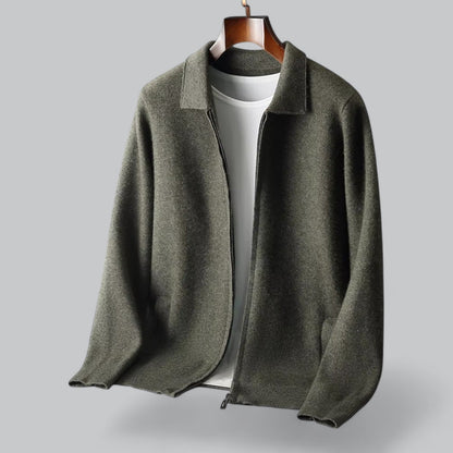 Practical men's jacket with zipper