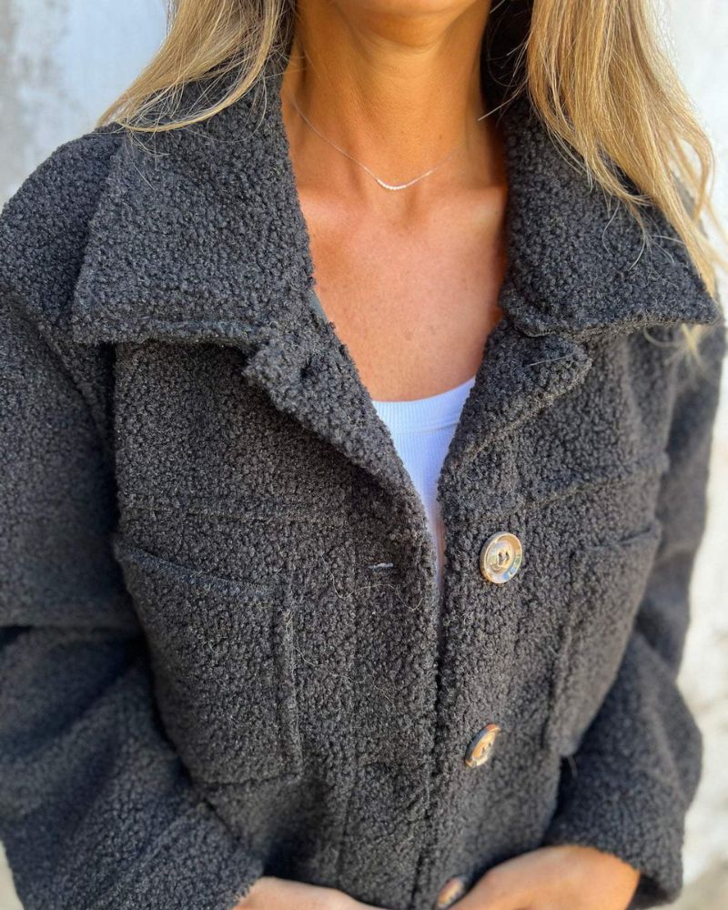 Elegant Women's Wool Coat Lapel Model