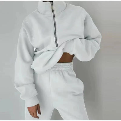 Women's tracksuit with zipper, sweatshirt, and pants