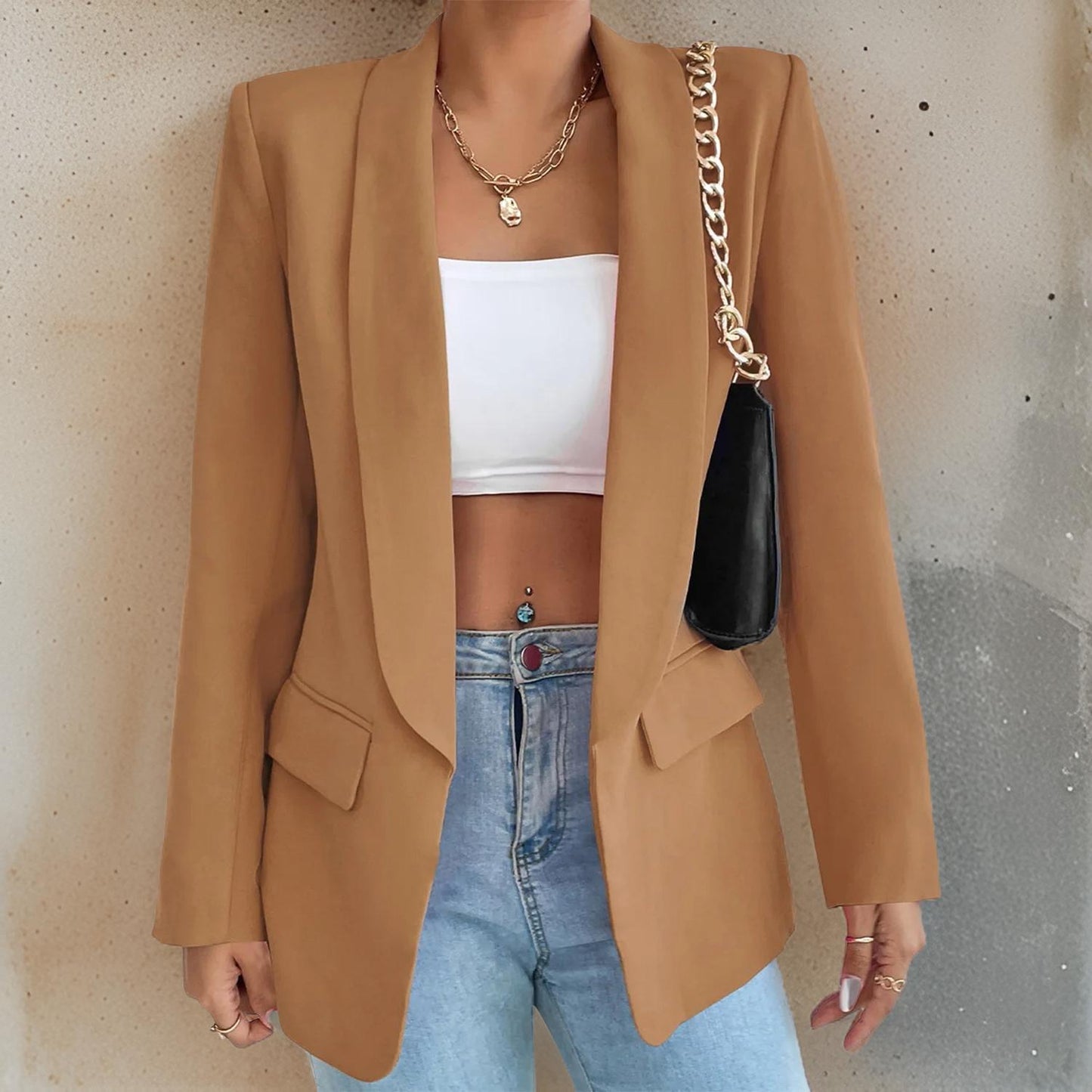 Fashionable women's blazer made of blended fabric