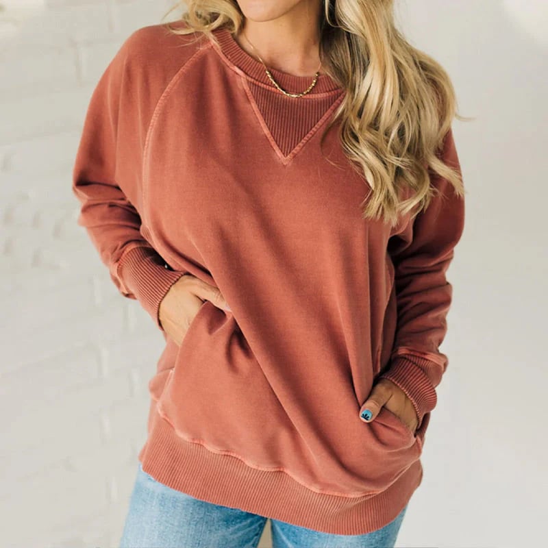 Fashionable Sweater With Pockets