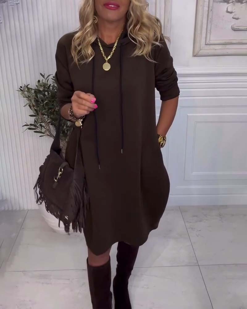 Praktisches Uni-Kleid mit Kapuze - IdealeKleiden