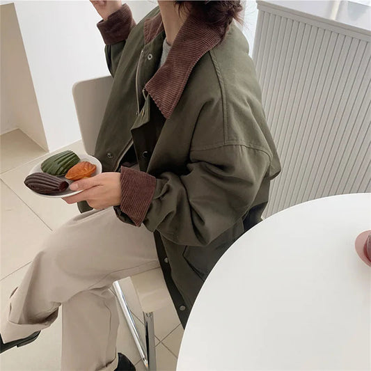 Stilvolle Damenjacke Große Taschen Klassisch - IdealeKleiden