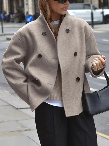 Fashionable oversized jacket with buttons