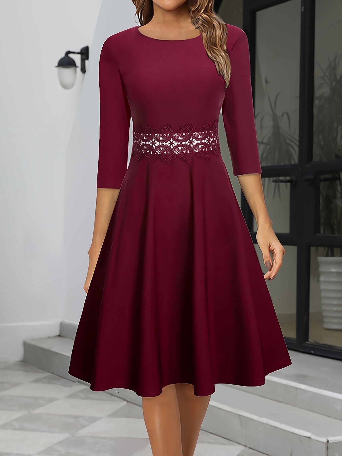 Elegantes Damenkleid Midi Länge - IdealeKleiden