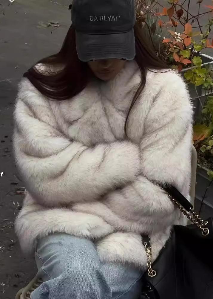 Women's Modern Faux Fur Jacket with Collar