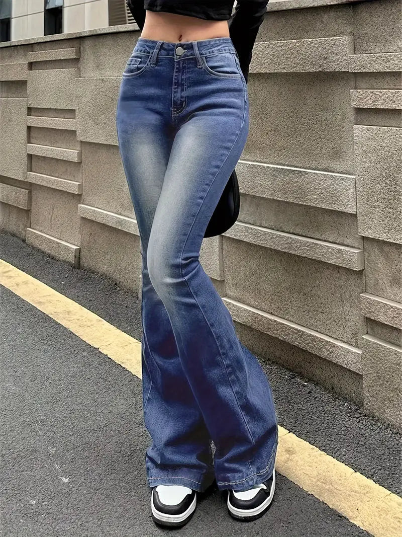 Stylish Women's Vintage Look Jeans