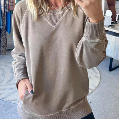 Fashionable Sweater With Pockets