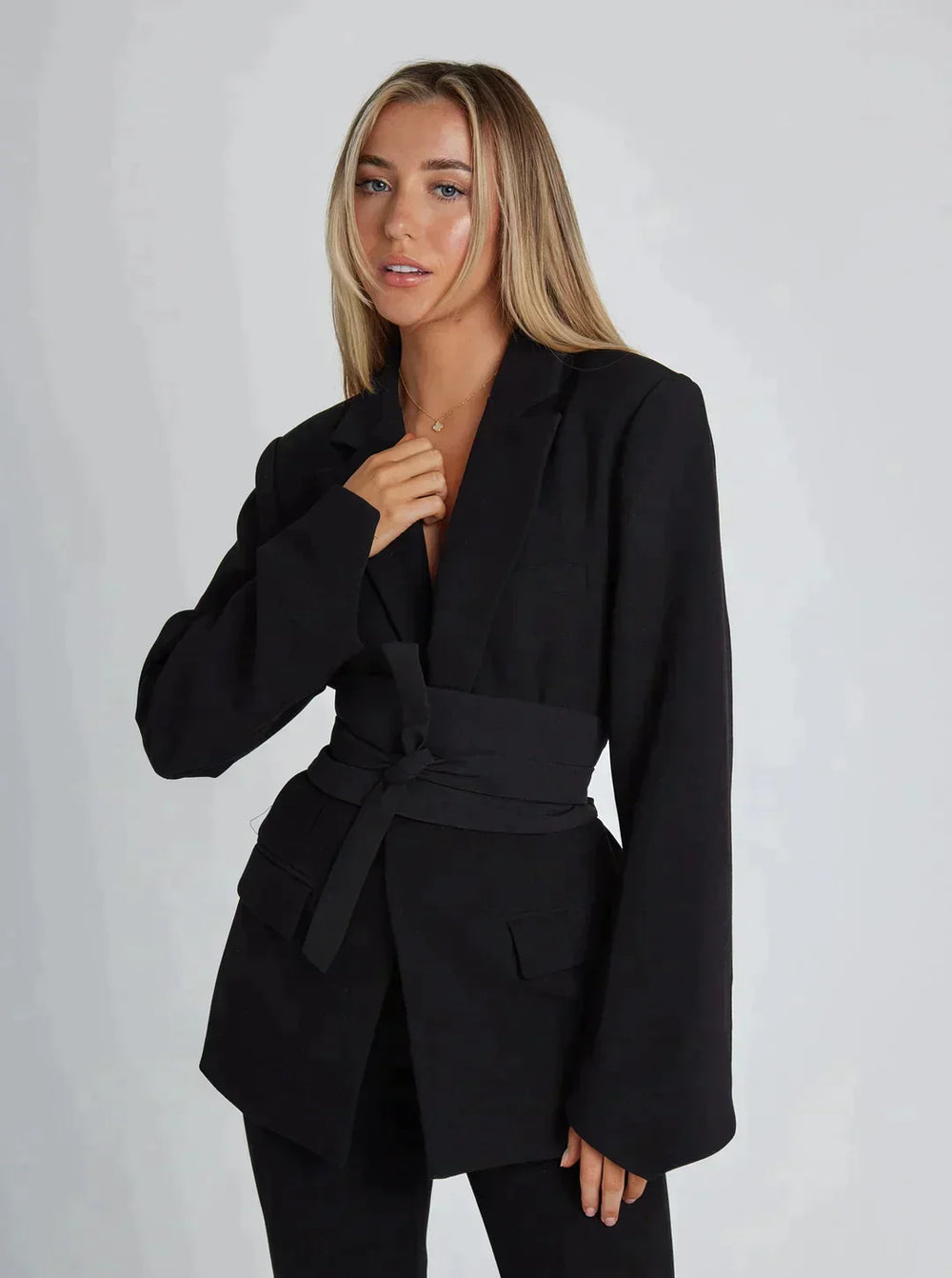 Elegant Women's Blazers With Belt and Wide Sleeves