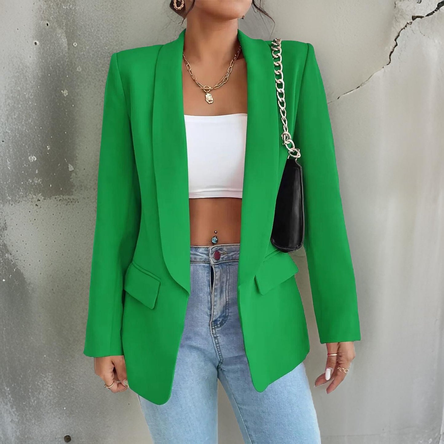 Fashionable women's blazer made of blended fabric