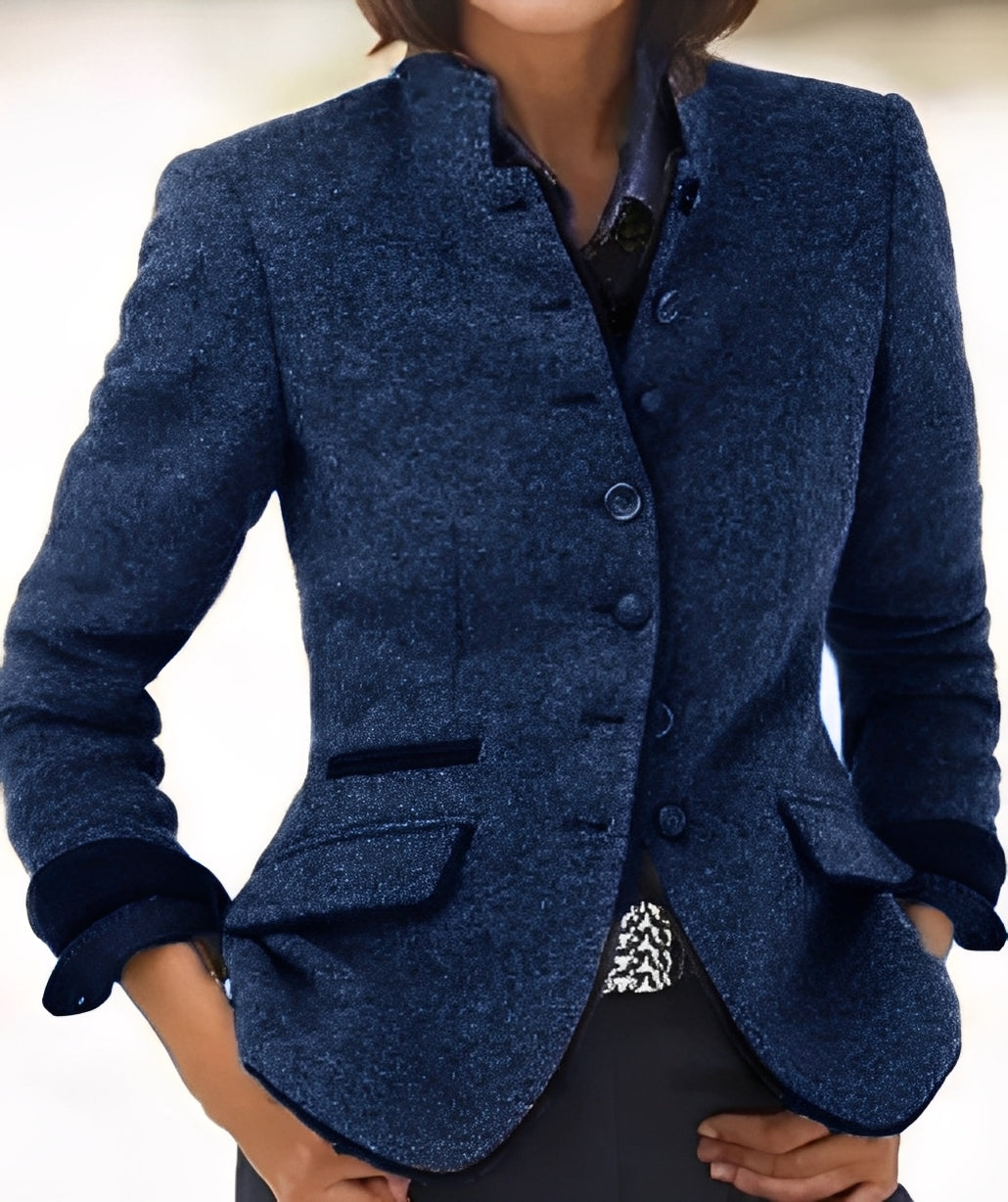 Practical Women's Jacket with Pockets for Everyday Wear