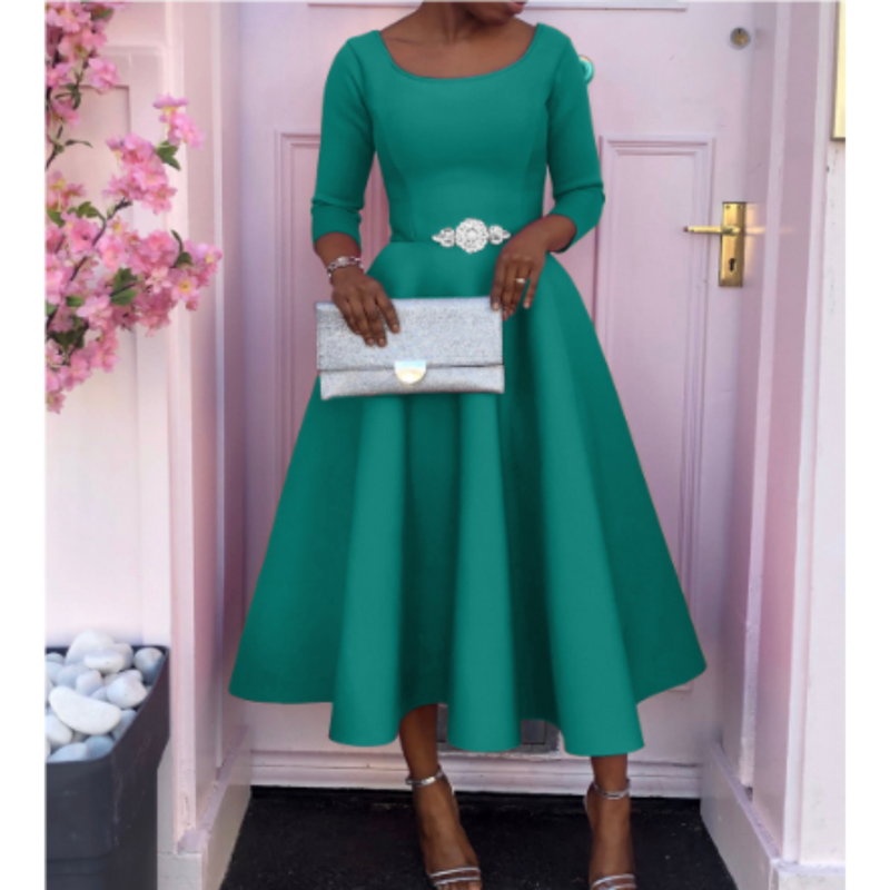 Elegant Women's Midi Dress Round Neck Cut