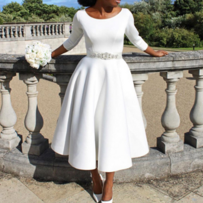 Elegant Women's Midi Dress Round Neck Cut