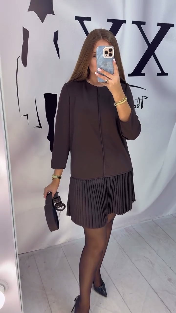 Elegant Women's Clothing With Three-Quarter Sleeves