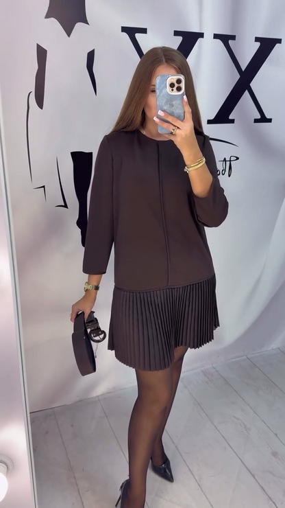 Elegant Women's Clothing With Three-Quarter Sleeves