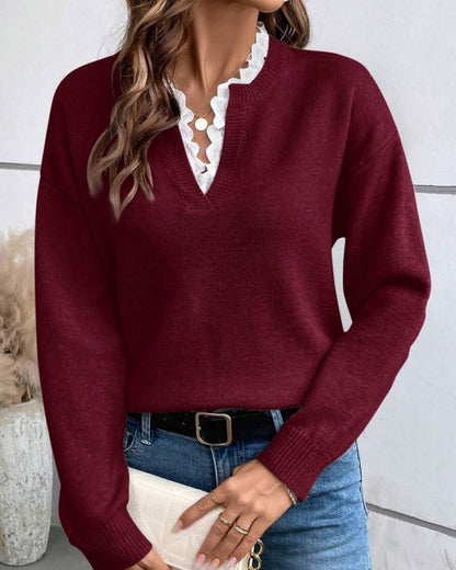 Soft knitted dress with delicate lace
