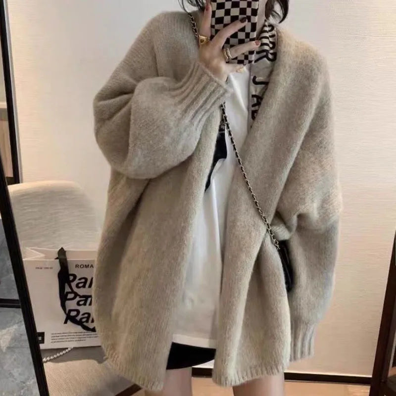 Gemütlicher Oversized Cardigan mit Knöpfen - IdealeKleiden