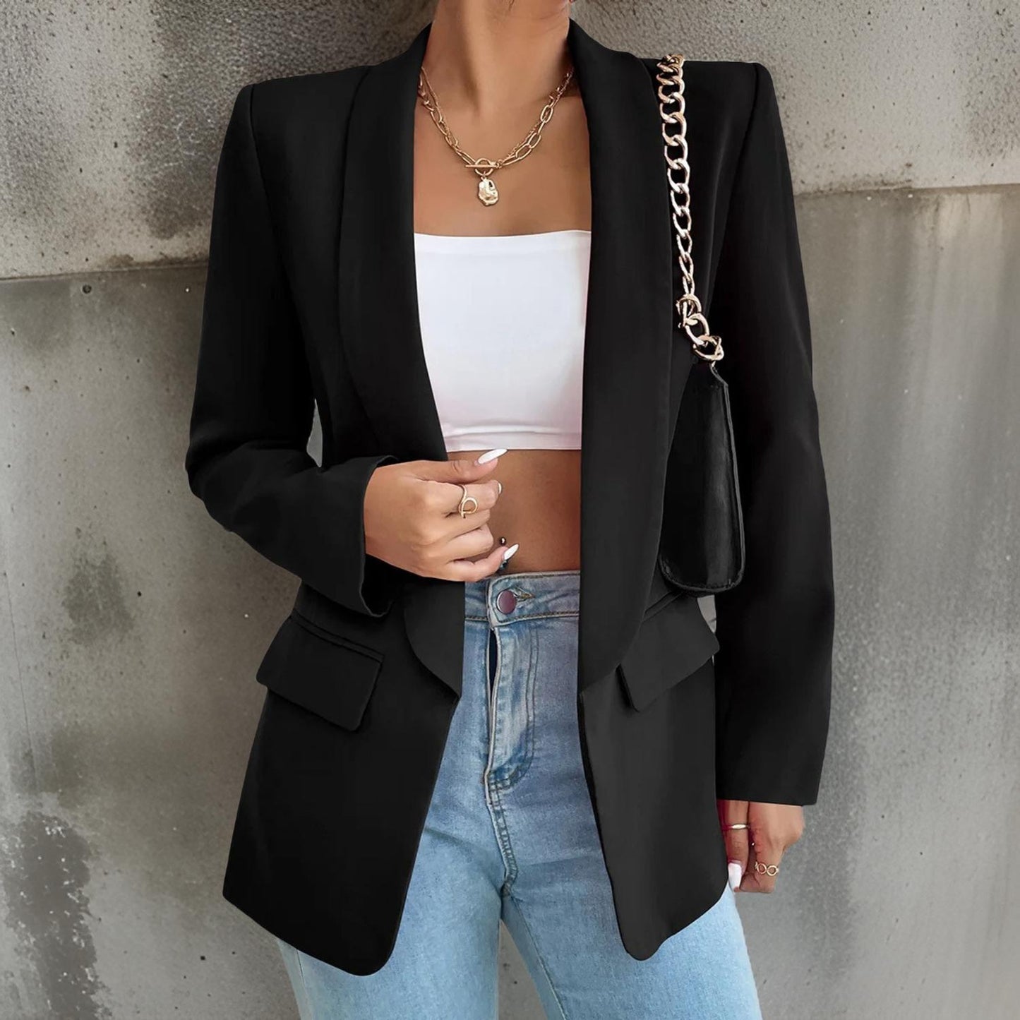 Fashionable women's blazer made of blended fabric