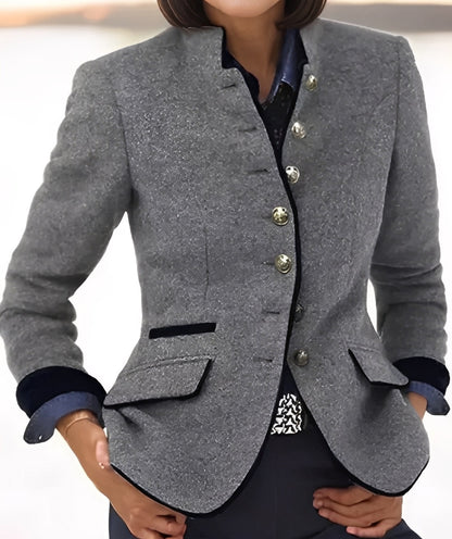 Practical Women's Jacket with Pockets for Everyday Wear