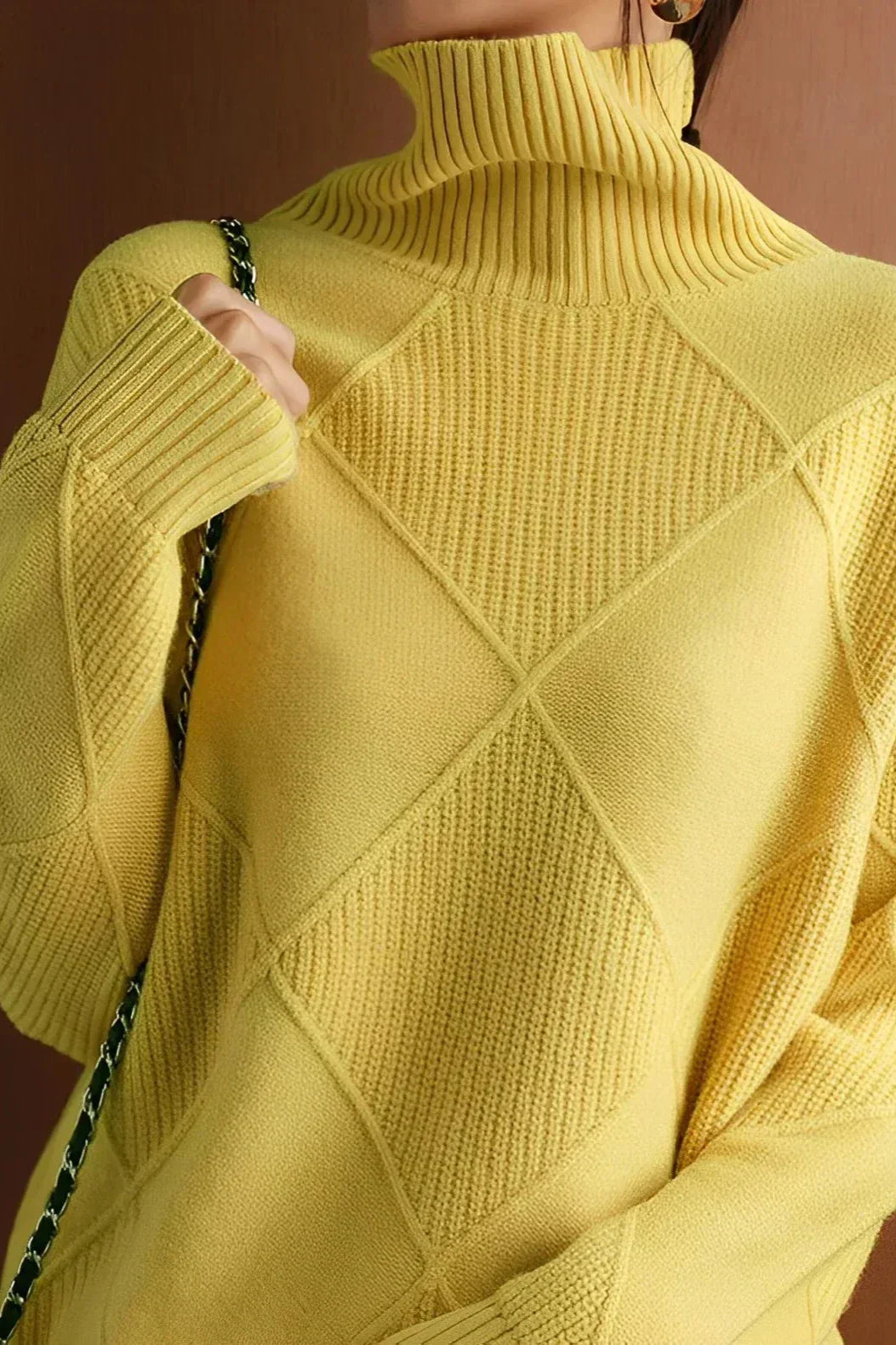 Elegant Diamond Knit Women's Turtleneck Sweater