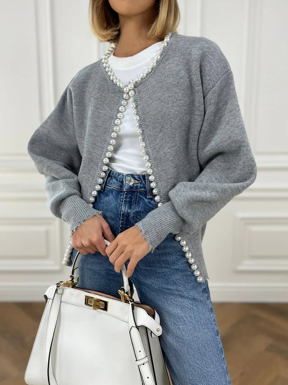 Vivien Strickjacke Damen Perlenschmuck Elegant
