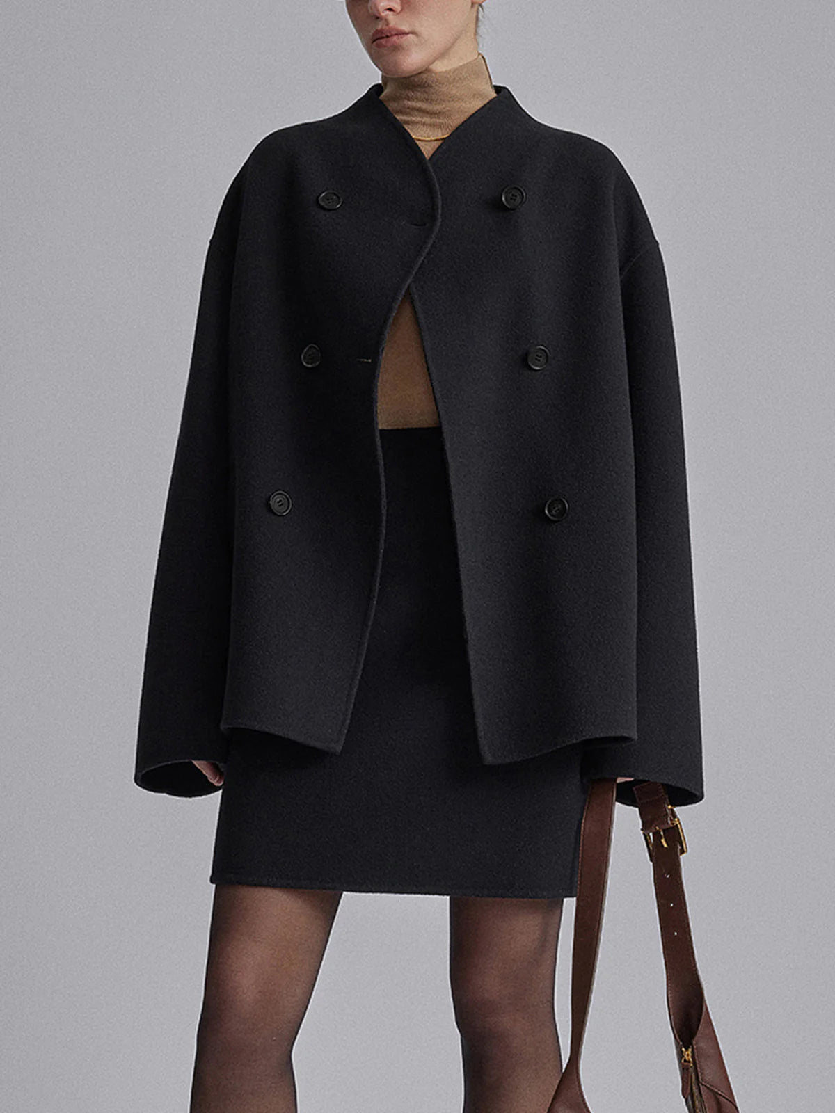 Elegant Women's Coat with Buttons and Loose Fit
