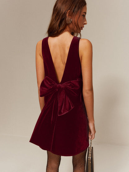 Short women's dress velvet look back overview