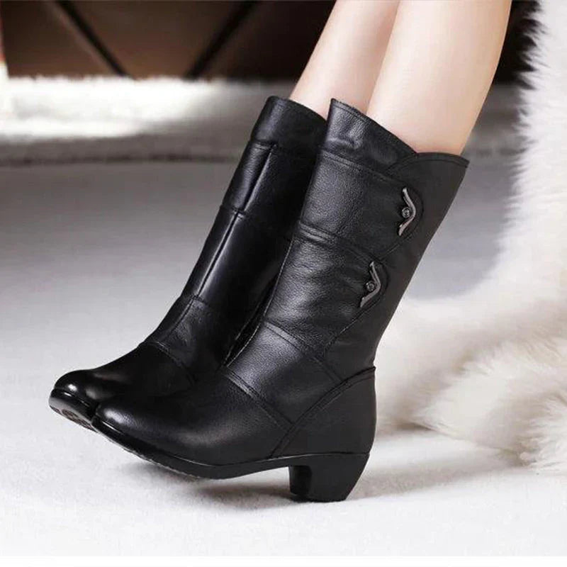 Elegant Ladies' Boots Black Leather Elegance