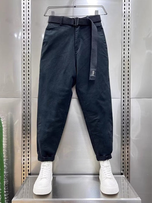 Bequeme Herrenhosen Loose Fit mit Gürtel - IdealeKleiden