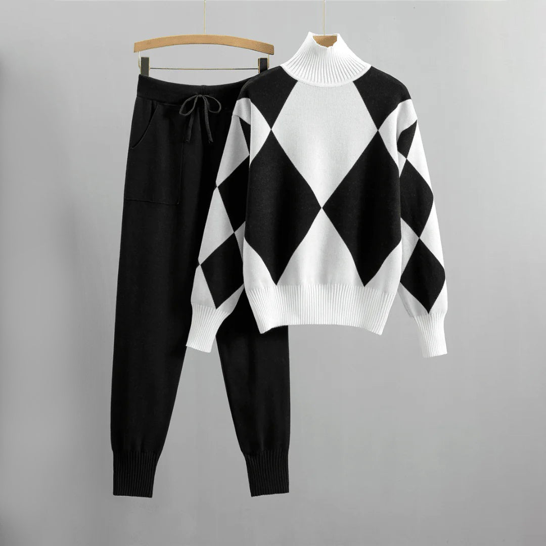Cozy Sweatpants and Pullover Set for Women