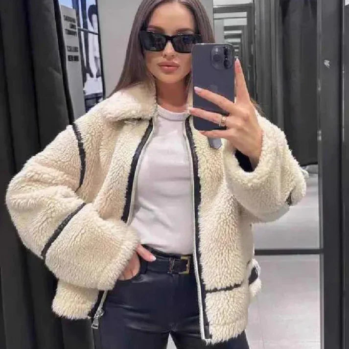 Luxury short jacket made of merino wool