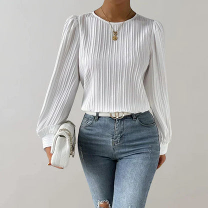 Elegant women's blouse with style