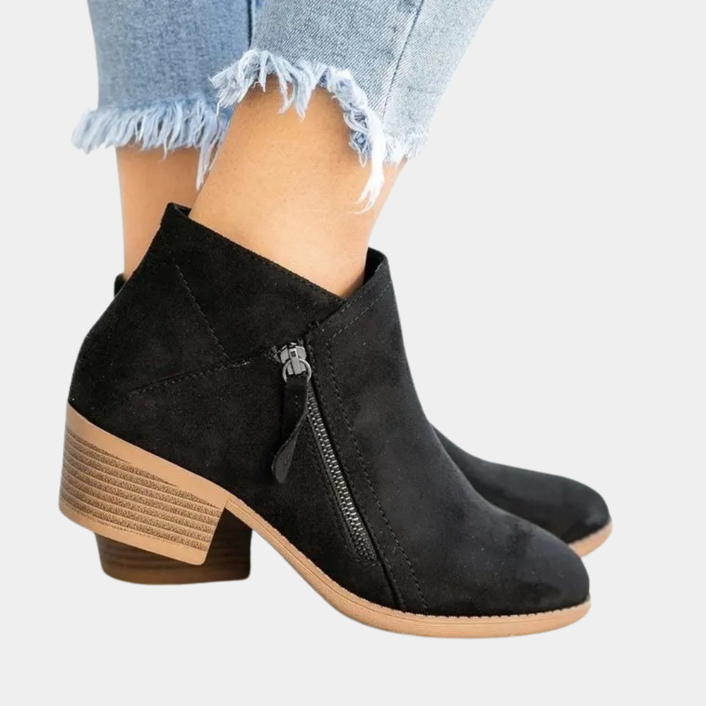 Elegant Boots Classic Design