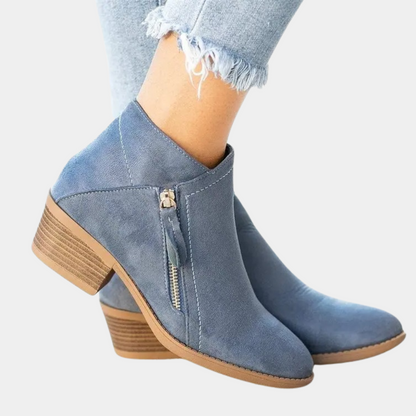 Elegant Boots Classic Design