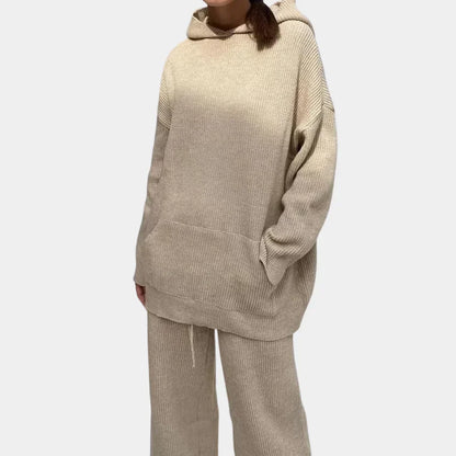 Elegant 2-Piece Women's Outfit Comfort Style