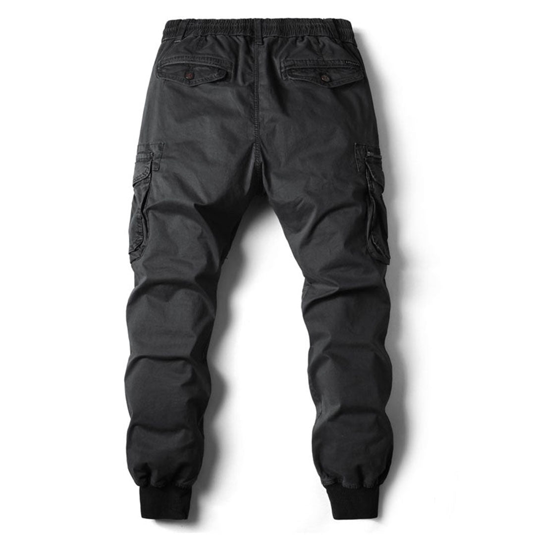 Comfortable cargo pants with pockets