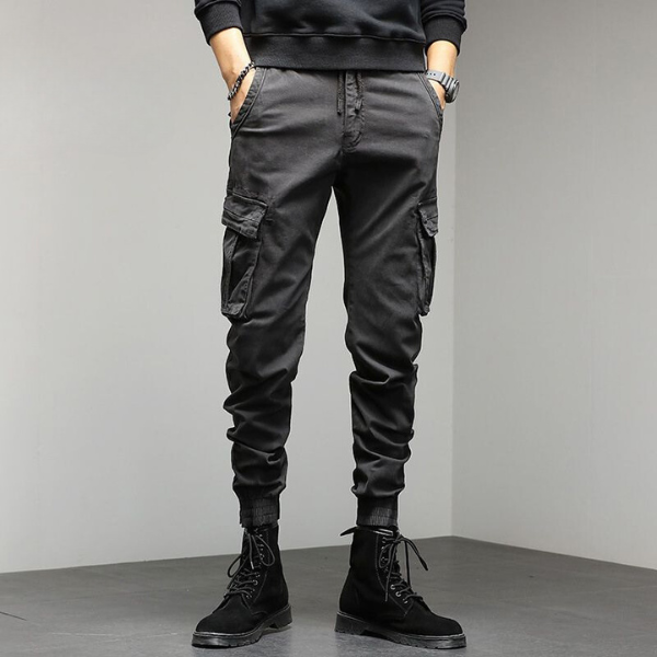 Practical cargo pants with many pockets