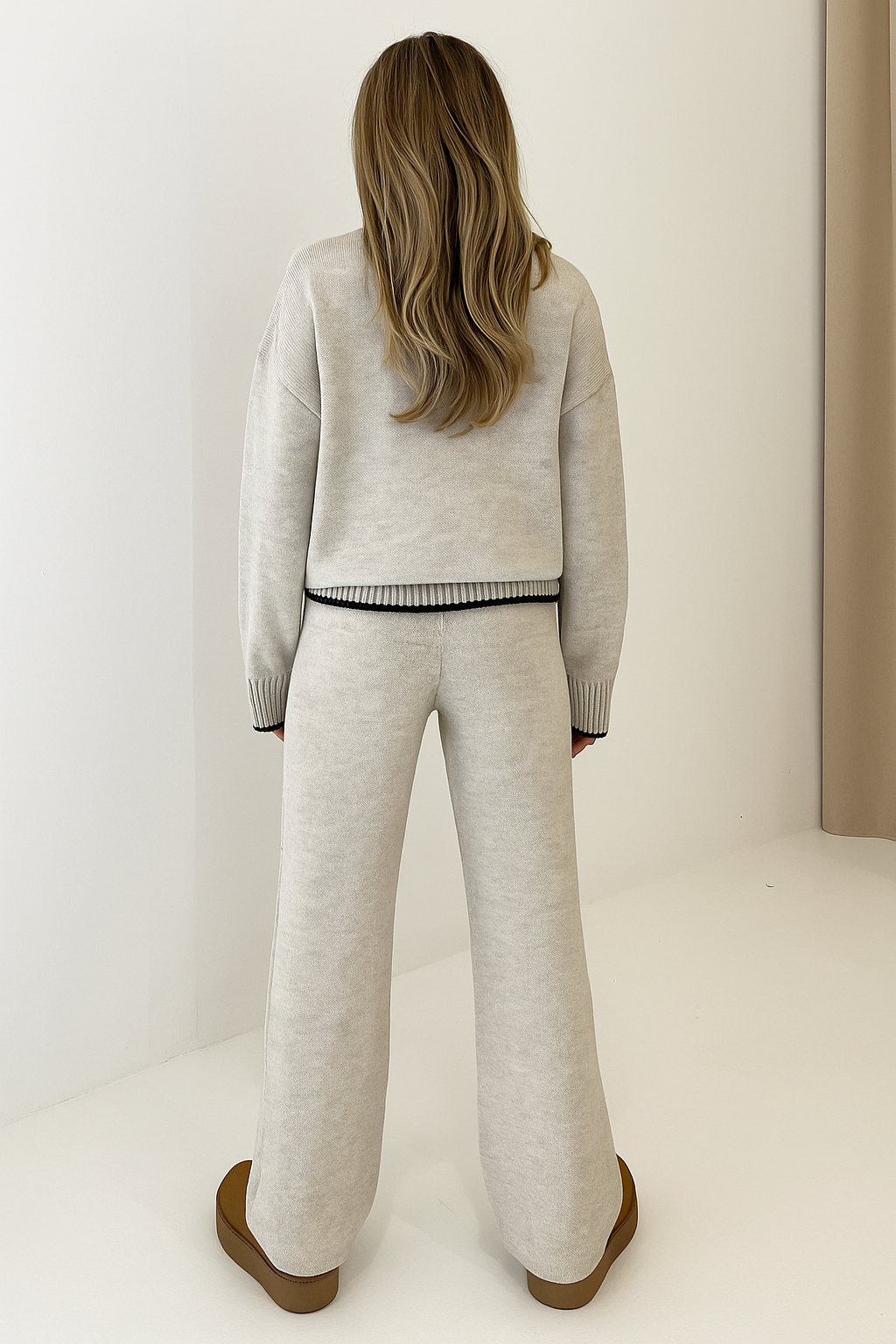 Damen Loungewear Set mit Joggerhose und Pullover - IdealeKleiden