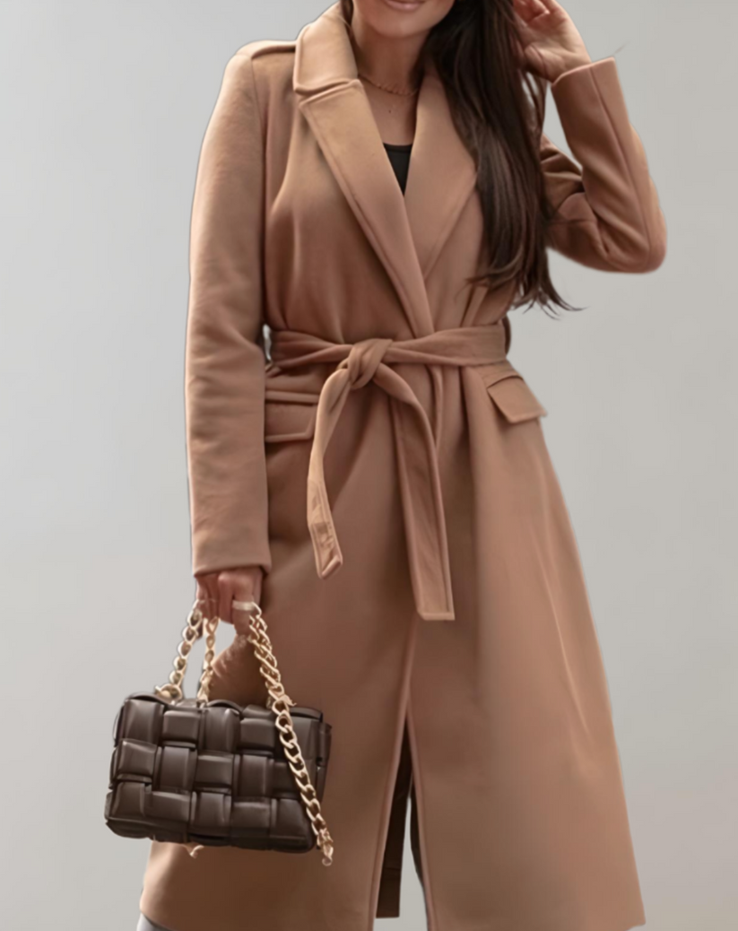 Long women's coat with side pockets and zipper