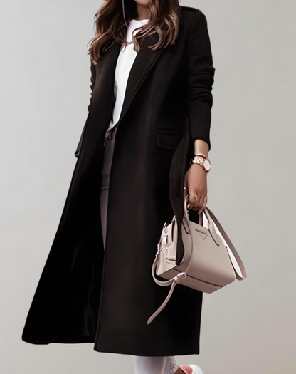 Long women's coat with side pockets and zipper