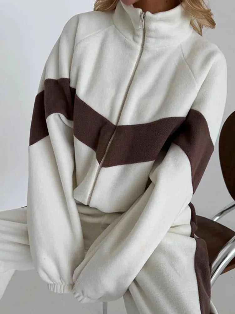 Fashionable 2-Piece Women's Outfit
