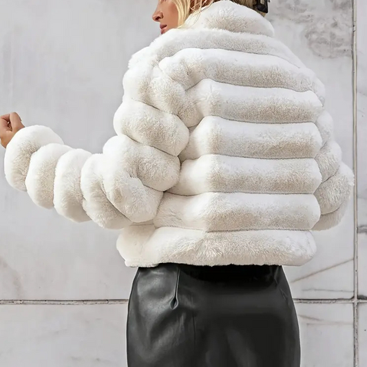 Eleganter Damen Winter-Pelz-Mantel Luxus Design - IdealeKleiden
