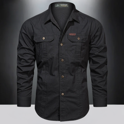 Practical long-sleeved shirt with pockets