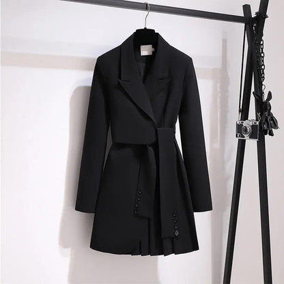 Stylish Ladies' Coat To Watch You Fade Away