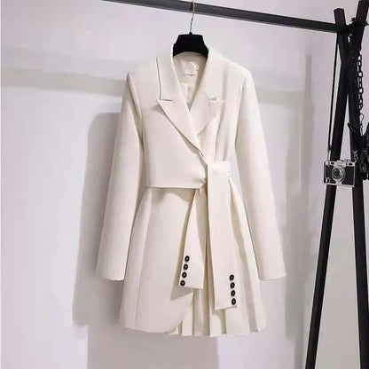 Stylish Ladies' Coat To Watch You Fade Away